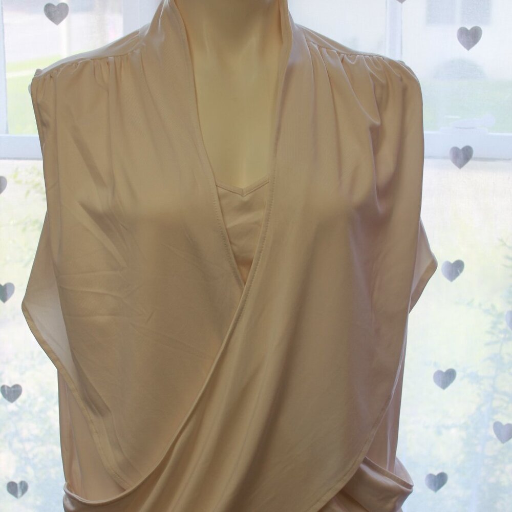 #330 Jessica London White Dressy Tank Size 18/20